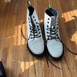 Dr. Martens High Top Lace Up Size 10 White